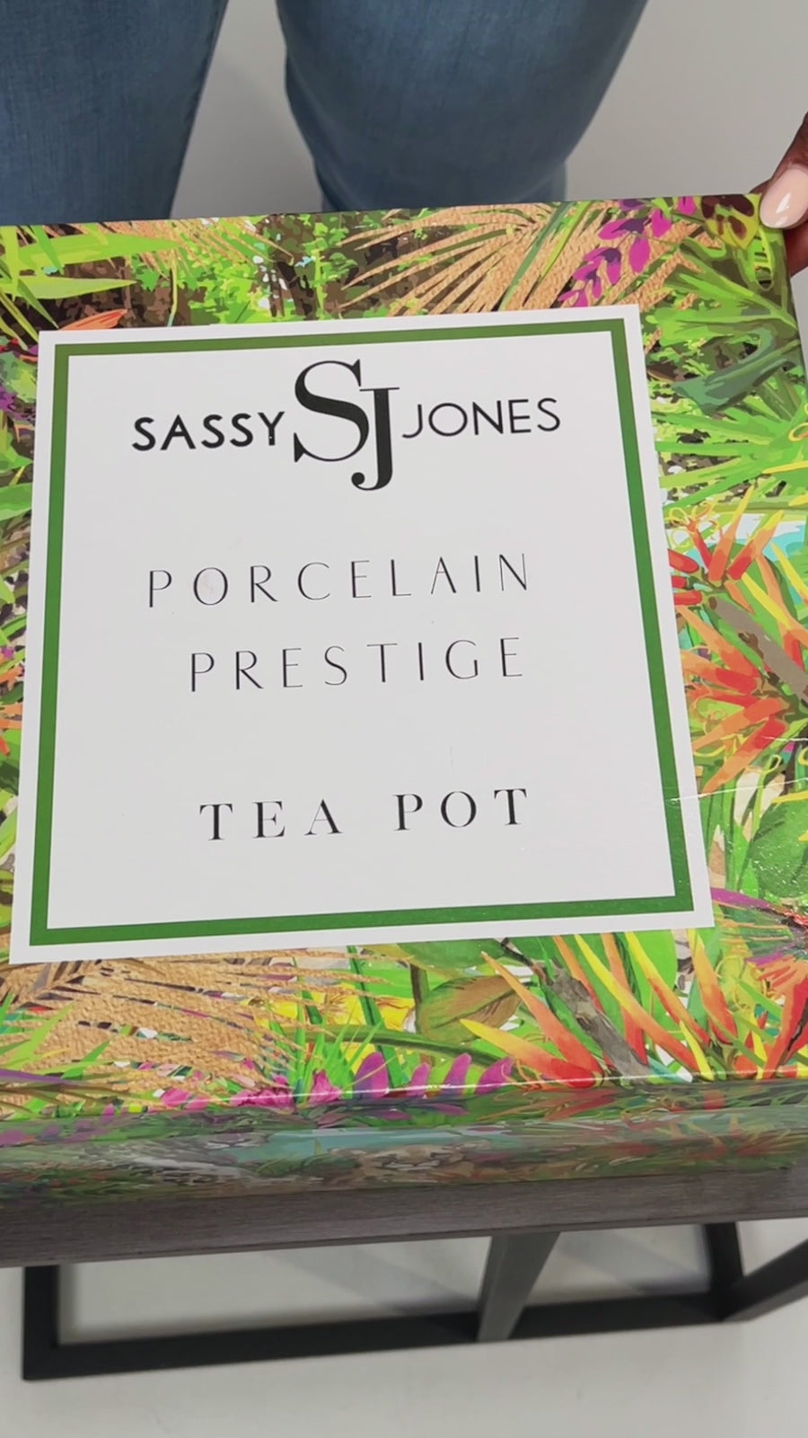 Porcelain Prestige Tea Pot - Congo